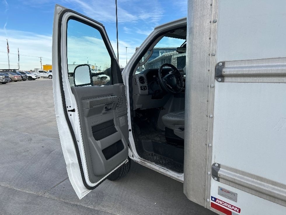 Light Duty Box Truck-Light and Medium Duty Trucks-Ford-2022-E350-Greeley-CO-98,576\n\t\tmiles-$ 32,500 - Image 16