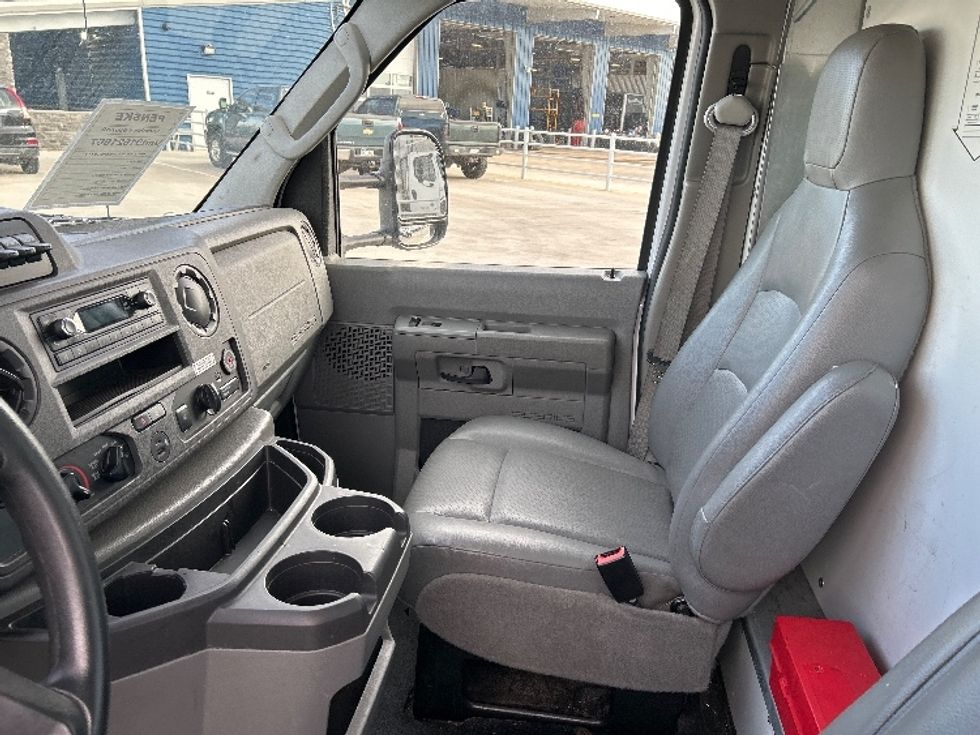Light Duty Box Truck-Light and Medium Duty Trucks-Ford-2022-E350-Greeley-CO-98,576\n\t\tmiles-$ 32,500 - Image 19