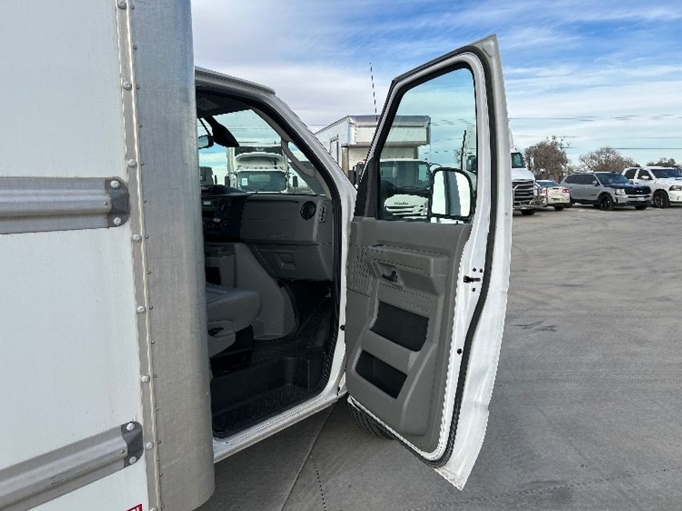 Light Duty Box Truck-Light and Medium Duty Trucks-Ford-2022-E350-Greeley-CO-98,576\n\t\tmiles-$ 32,500 - Image 20