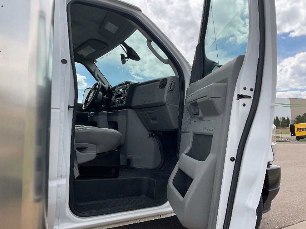 Light Duty Box Truck-Light and Medium Duty Trucks-Ford-2022-E350-Greeley-CO-99,309\n\t\tmiles-$ 32,500 - Image 20