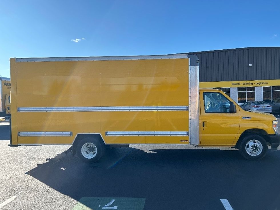 Light Duty Box Truck-Light and Medium Duty Trucks-Ford-2022-E350-Greensboro-NC-115,560\n\t\tmiles-$ 25,750 - Image 15