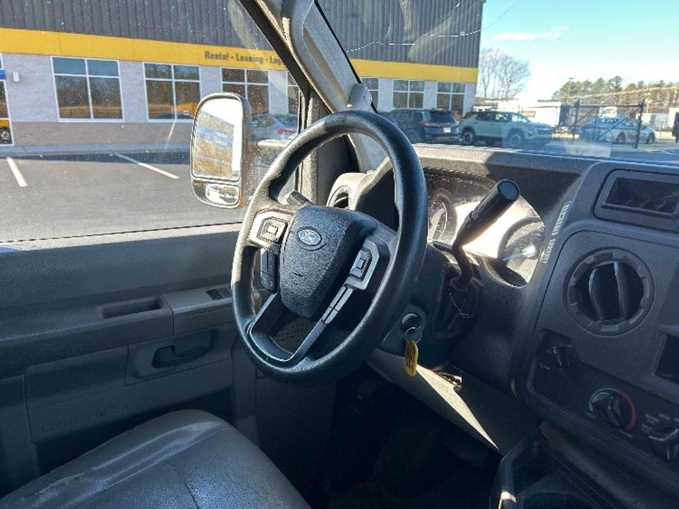 Light Duty Box Truck-Light and Medium Duty Trucks-Ford-2022-E350-Greensboro-NC-115,560\n\t\tmiles-$ 25,750 - Image 22