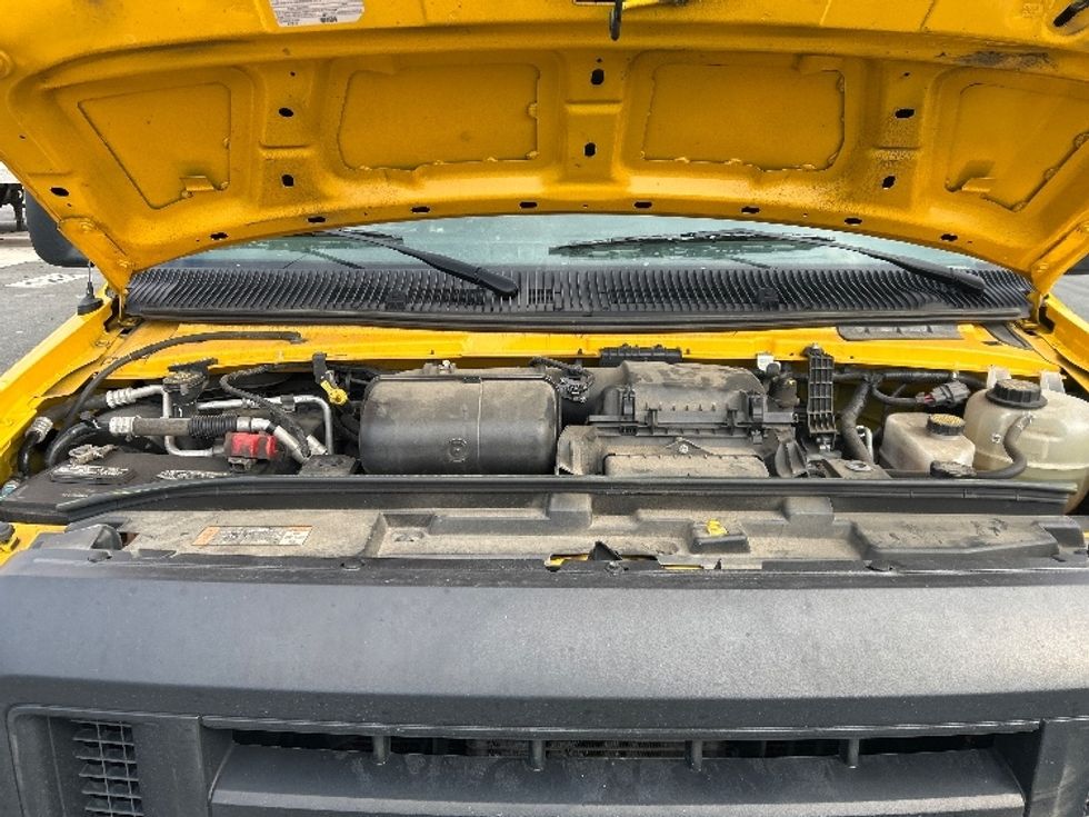 Light Duty Box Truck-Light and Medium Duty Trucks-Ford-2022-E350-Greensboro-NC-115,560\n\t\tmiles-$ 25,750 - Image 23