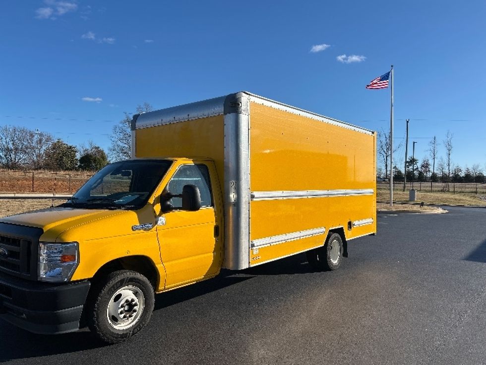 Light Duty Box Truck-Light and Medium Duty Trucks-Ford-2022-E350-Greensboro-NC-115,560\n\t\tmiles-$ 25,750 - Image 3