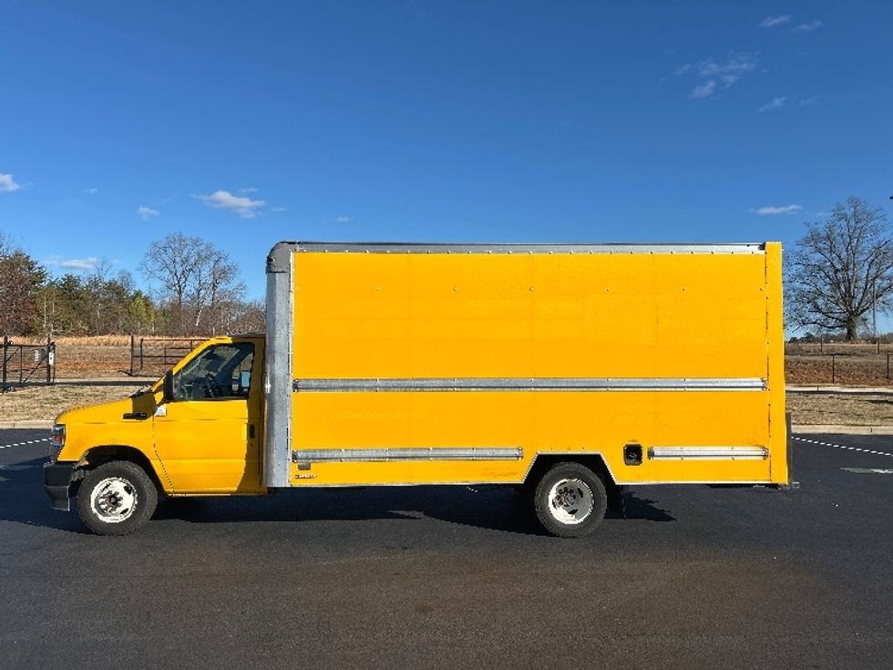Light Duty Box Truck-Light and Medium Duty Trucks-Ford-2022-E350-Greensboro-NC-115,560\n\t\tmiles-$ 25,750 - Image 4