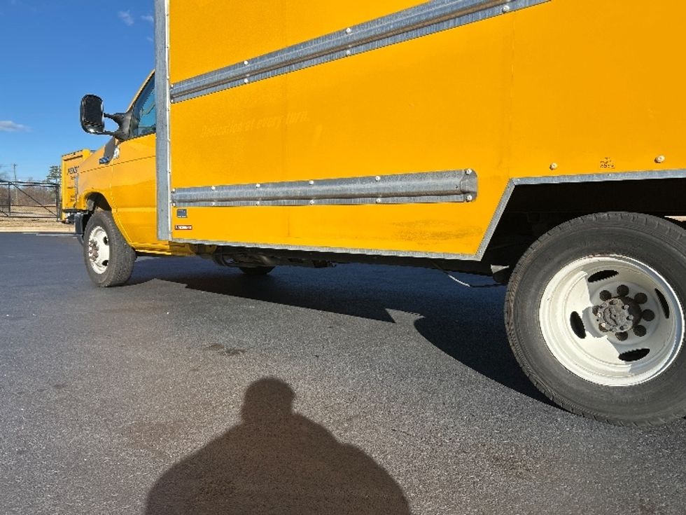 Light Duty Box Truck-Light and Medium Duty Trucks-Ford-2022-E350-Greensboro-NC-115,560\n\t\tmiles-$ 25,750 - Image 5