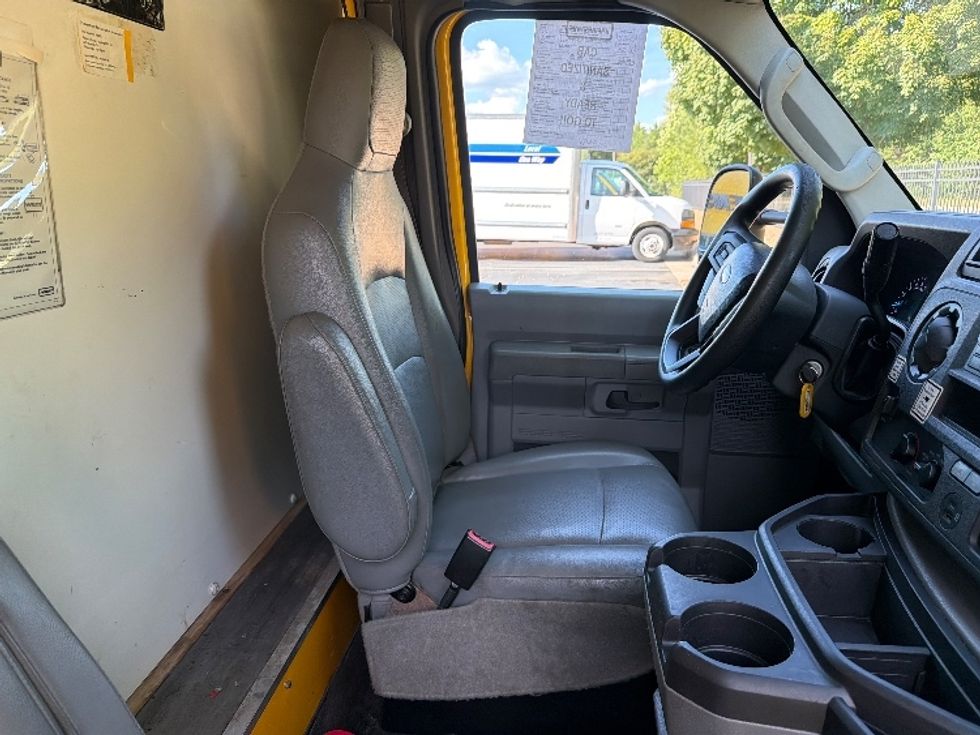 Light Duty Box Truck-Light and Medium Duty Trucks-Ford-2022-E350-Greensboro-NC-182,799\n\t\tmiles-$ 17,500 - Image 21