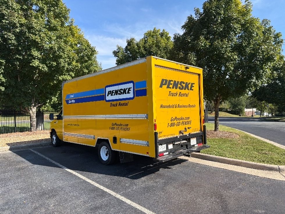 Light Duty Box Truck-Light and Medium Duty Trucks-Ford-2022-E350-Greensboro-NC-182,799\n\t\tmiles-$ 17,500 - Image 6