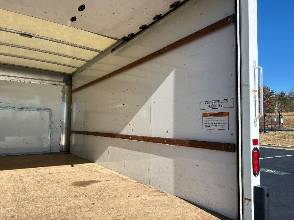 Light Duty Box Truck-Light and Medium Duty Trucks-Ford-2022-E350-Greensboro-NC-85,915\n\t\tmiles-$ 33,250 - Image 12