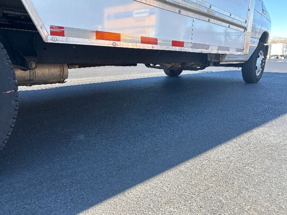 Light Duty Box Truck-Light and Medium Duty Trucks-Ford-2022-E350-Greensboro-NC-85,915\n\t\tmiles-$ 33,250 - Image 15