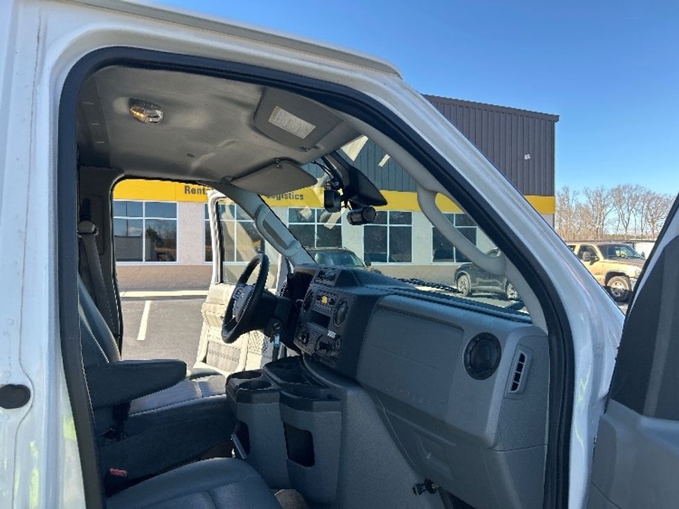 Light Duty Box Truck-Light and Medium Duty Trucks-Ford-2022-E350-Greensboro-NC-85,915\n\t\tmiles-$ 33,250 - Image 20