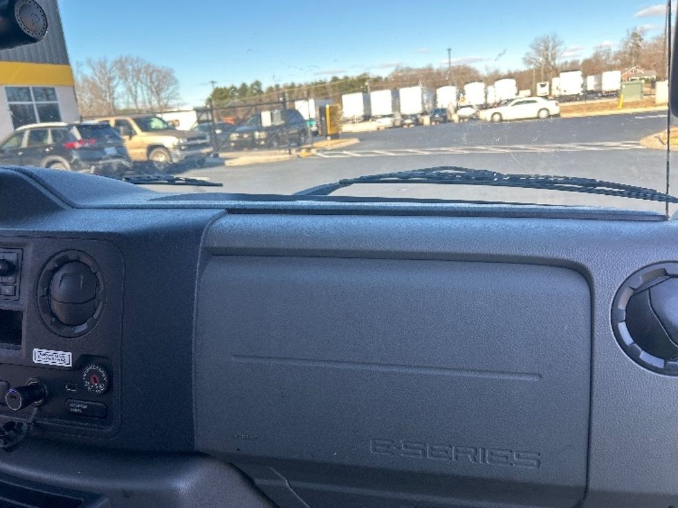 Light Duty Box Truck-Light and Medium Duty Trucks-Ford-2022-E350-Greensboro-NC-85,915\n\t\tmiles-$ 33,250 - Image 21