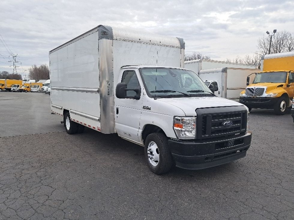 Light Duty Box Truck-Light and Medium Duty Trucks-Ford-2022-E350-Greensboro-NC-87,702\n\t\tmiles-$ 32,750 - Image 1