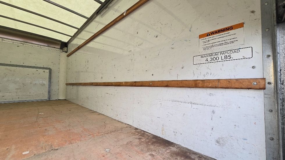 Light Duty Box Truck-Light and Medium Duty Trucks-Ford-2022-E350-Greensboro-NC-89,186\n\t\tmiles-$ 31,000 - Image 12