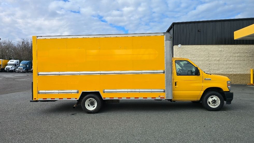 Light Duty Box Truck-Light and Medium Duty Trucks-Ford-2022-E350-Greensboro-NC-89,186\n\t\tmiles-$ 31,000 - Image 15