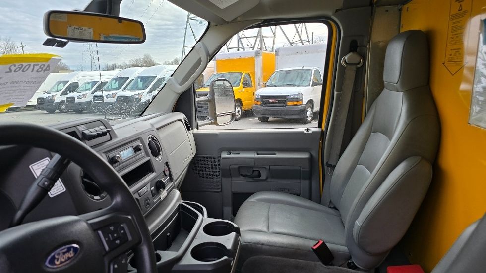 Light Duty Box Truck-Light and Medium Duty Trucks-Ford-2022-E350-Greensboro-NC-89,186\n\t\tmiles-$ 31,000 - Image 19