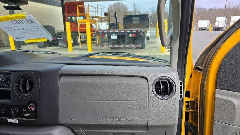 Light Duty Box Truck-Light and Medium Duty Trucks-Ford-2022-E350-Greensboro-NC-89,186\n\t\tmiles-$ 31,000 - Image 21