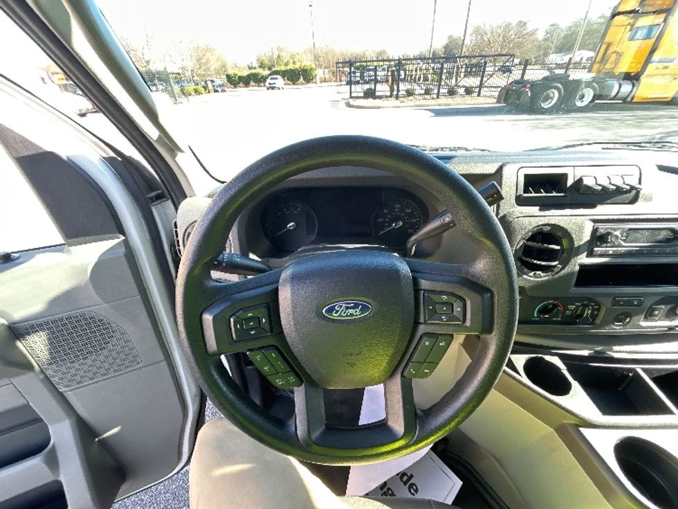 Light Duty Box Truck-Light and Medium Duty Trucks-Ford-2022-E350-Greenville-SC-86,326\n\t\tmiles-$ 34,500 - Image 18