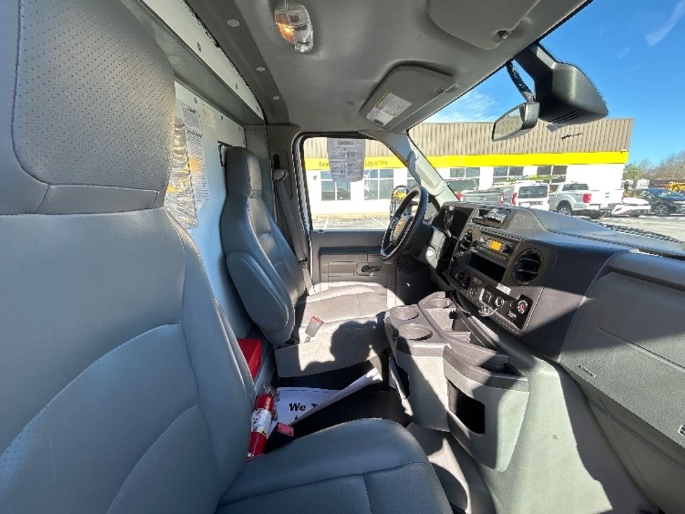 Light Duty Box Truck-Light and Medium Duty Trucks-Ford-2022-E350-Greenville-SC-86,326\n\t\tmiles-$ 34,500 - Image 22