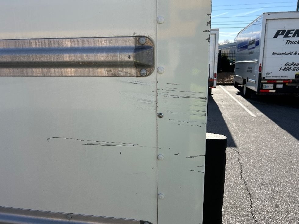 Light Duty Box Truck-Light and Medium Duty Trucks-Ford-2022-E350-Greenville-SC-86,326\n\t\tmiles-$ 34,500 - Image 27