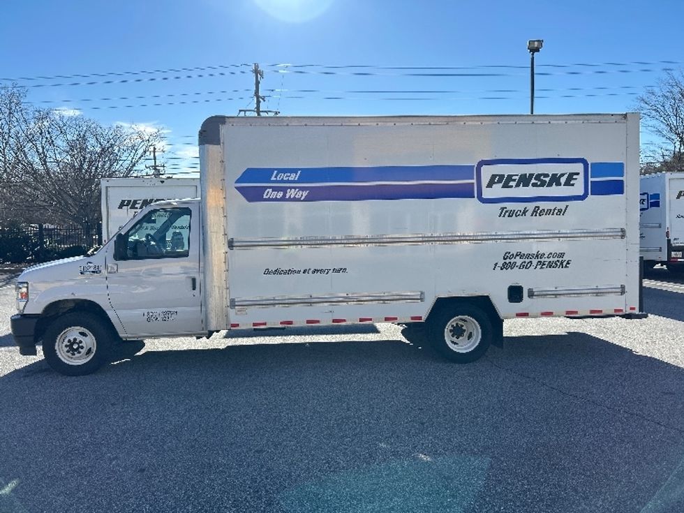 Light Duty Box Truck-Light and Medium Duty Trucks-Ford-2022-E350-Greenville-SC-86,326\n\t\tmiles-$ 34,500 - Image 4