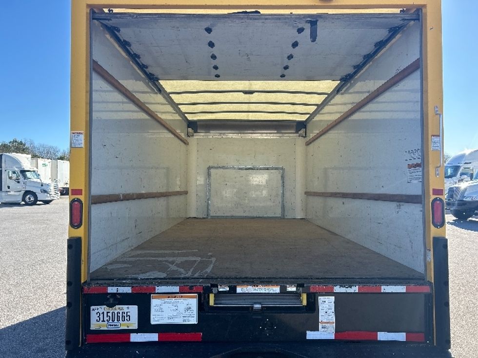 Light Duty Box Truck-Light and Medium Duty Trucks-Ford-2022-E350-Greenville-SC-97,126\n\t\tmiles-$ 30,000 - Image 9