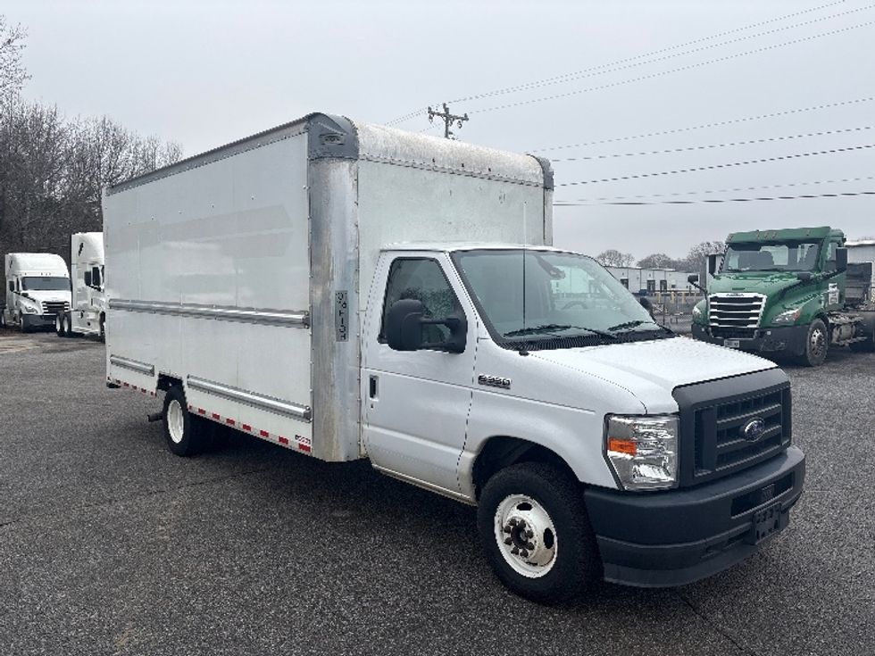 Light Duty Box Truck-Light and Medium Duty Trucks-Ford-2022-E350-Greer-SC-129,400\n\t\tmiles-$ 27,500 - Image 1