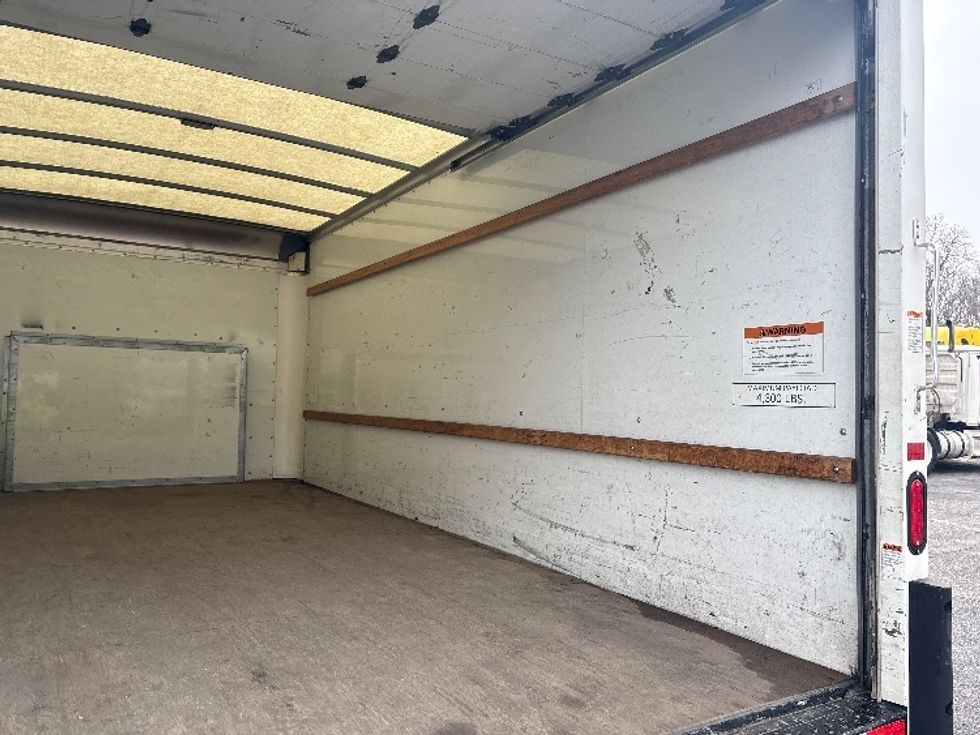 Light Duty Box Truck-Light and Medium Duty Trucks-Ford-2022-E350-Greer-SC-129,400\n\t\tmiles-$ 27,500 - Image 10