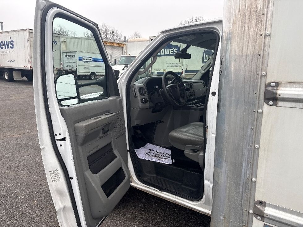 Light Duty Box Truck-Light and Medium Duty Trucks-Ford-2022-E350-Greer-SC-129,400\n\t\tmiles-$ 27,500 - Image 14