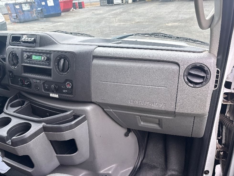 Light Duty Box Truck-Light and Medium Duty Trucks-Ford-2022-E350-Greer-SC-129,400\n\t\tmiles-$ 27,500 - Image 19