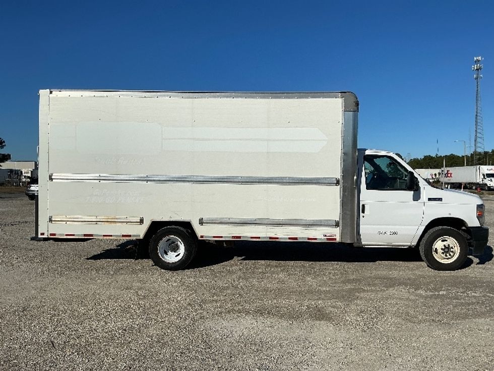 Light Duty Box Truck-Light and Medium Duty Trucks-Ford-2022-E350-Gulfport-MS-103,058\n\t\tmiles-$ 30,250 - Image 15