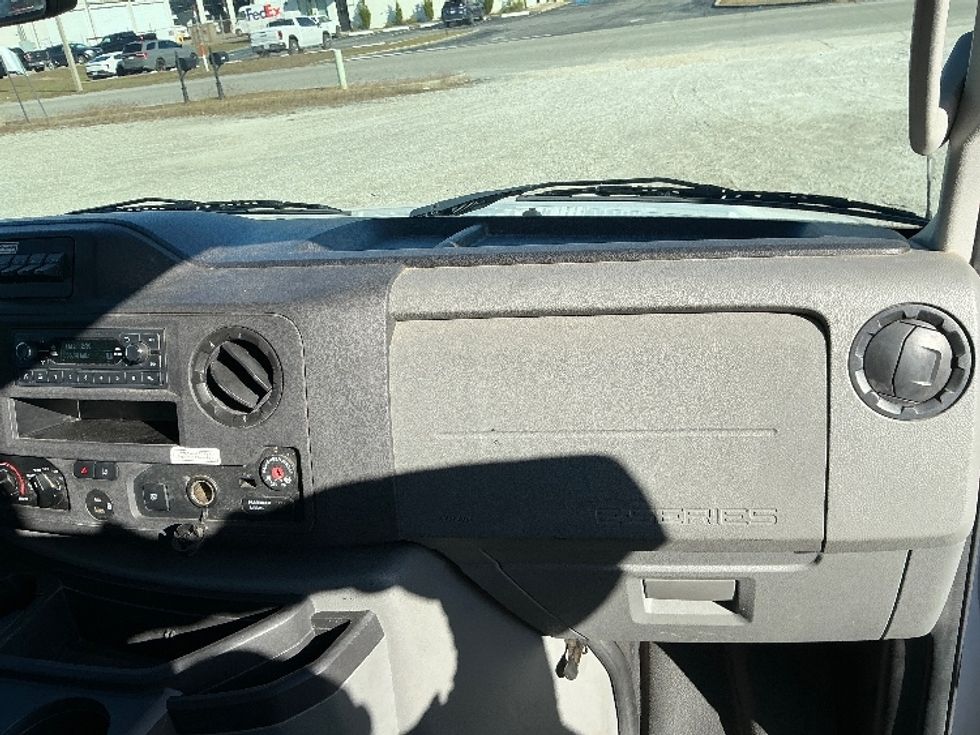 Light Duty Box Truck-Light and Medium Duty Trucks-Ford-2022-E350-Gulfport-MS-103,058\n\t\tmiles-$ 30,250 - Image 21