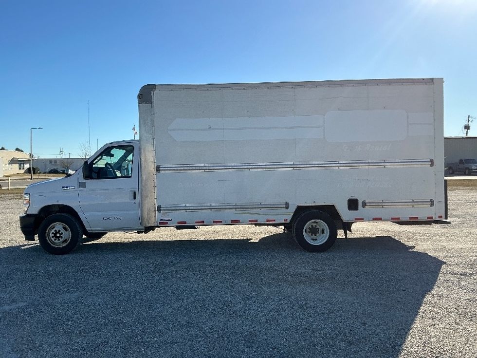 Light Duty Box Truck-Light and Medium Duty Trucks-Ford-2022-E350-Gulfport-MS-103,058\n\t\tmiles-$ 30,250 - Image 4