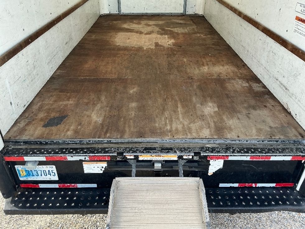 Light Duty Box Truck-Light and Medium Duty Trucks-Ford-2022-E350-Gulfport-MS-118,653\n\t\tmiles-$ 27,750 - Image 10