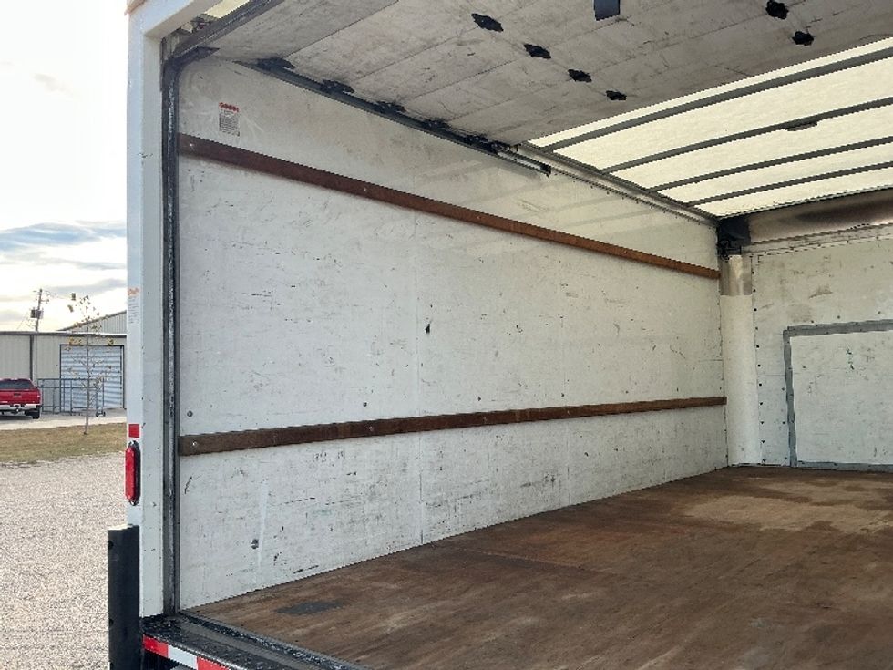 Light Duty Box Truck-Light and Medium Duty Trucks-Ford-2022-E350-Gulfport-MS-118,653\n\t\tmiles-$ 27,750 - Image 11