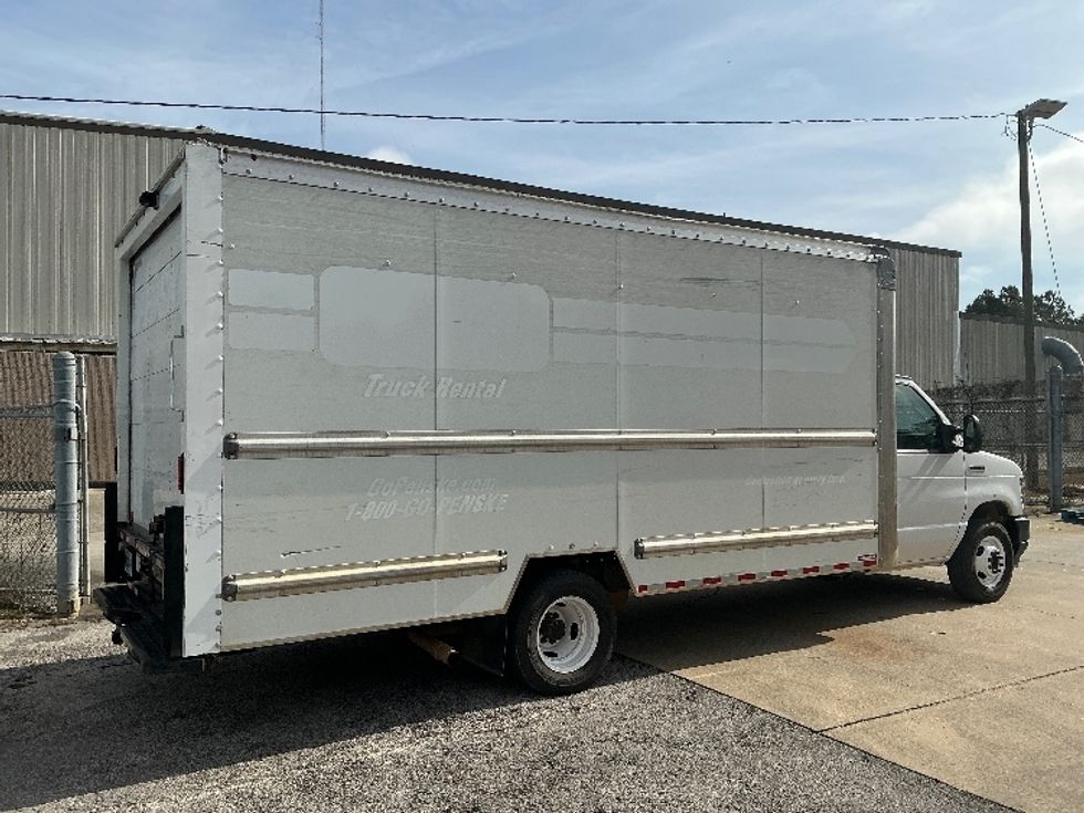 Light Duty Box Truck-Light and Medium Duty Trucks-Ford-2022-E350-Gulfport-MS-118,653\n\t\tmiles-$ 27,750 - Image 13