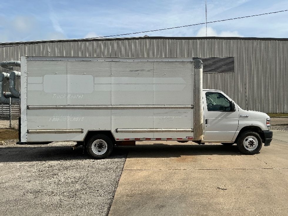 Light Duty Box Truck-Light and Medium Duty Trucks-Ford-2022-E350-Gulfport-MS-118,653\n\t\tmiles-$ 27,750 - Image 15