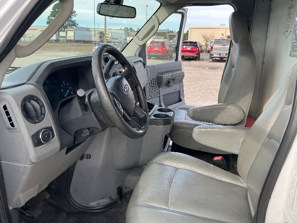 Light Duty Box Truck-Light and Medium Duty Trucks-Ford-2022-E350-Gulfport-MS-118,653\n\t\tmiles-$ 27,750 - Image 17