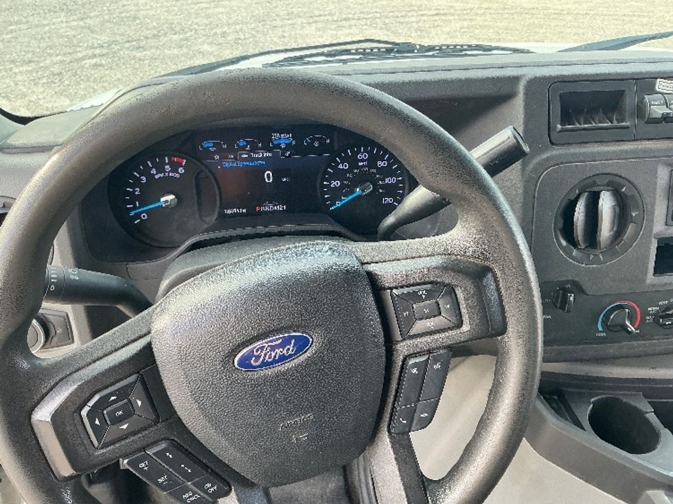 Light Duty Box Truck-Light and Medium Duty Trucks-Ford-2022-E350-Gulfport-MS-118,653\n\t\tmiles-$ 27,750 - Image 18