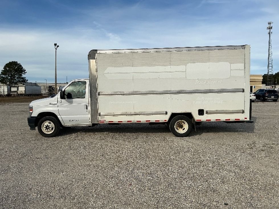 Light Duty Box Truck-Light and Medium Duty Trucks-Ford-2022-E350-Gulfport-MS-118,653\n\t\tmiles-$ 27,750 - Image 4