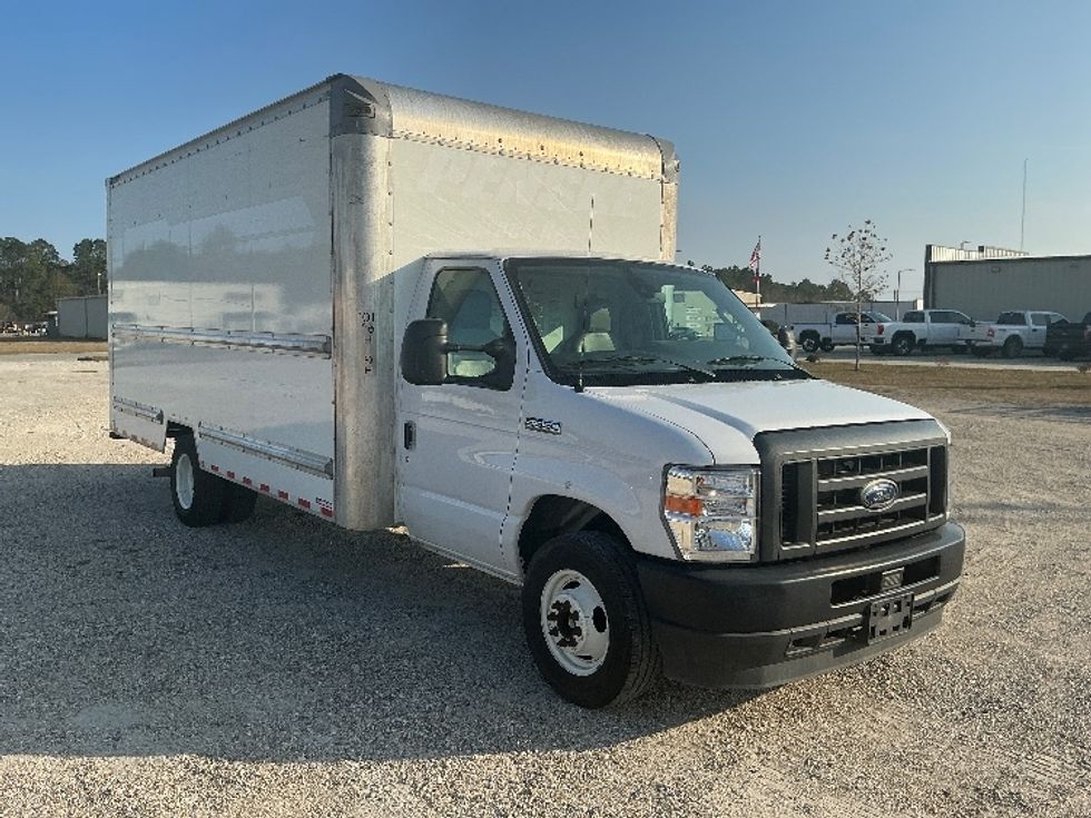 Light Duty Box Truck-Light and Medium Duty Trucks-Ford-2022-E350-Gulfport-MS-93,102\n\t\tmiles-$ 31,500 - Image 1
