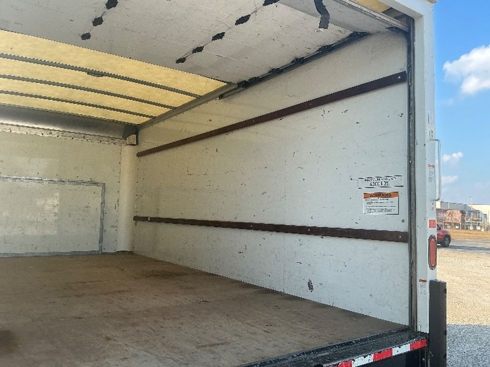 Light Duty Box Truck-Light and Medium Duty Trucks-Ford-2022-E350-Gulfport-MS-93,102\n\t\tmiles-$ 31,500 - Image 12