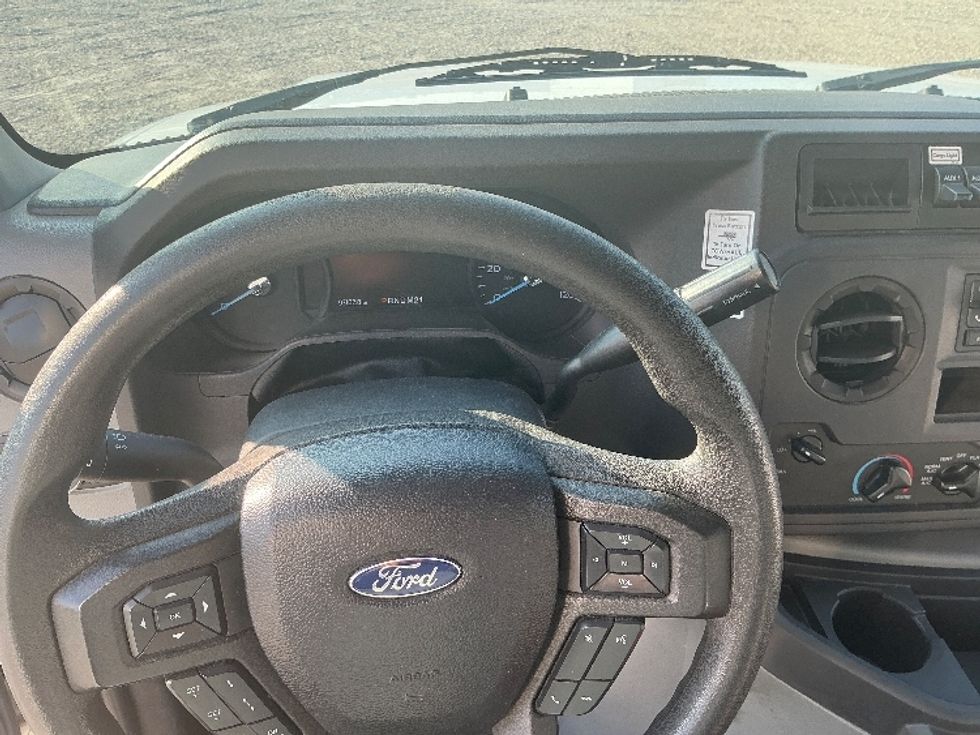 Light Duty Box Truck-Light and Medium Duty Trucks-Ford-2022-E350-Gulfport-MS-93,102\n\t\tmiles-$ 31,500 - Image 18