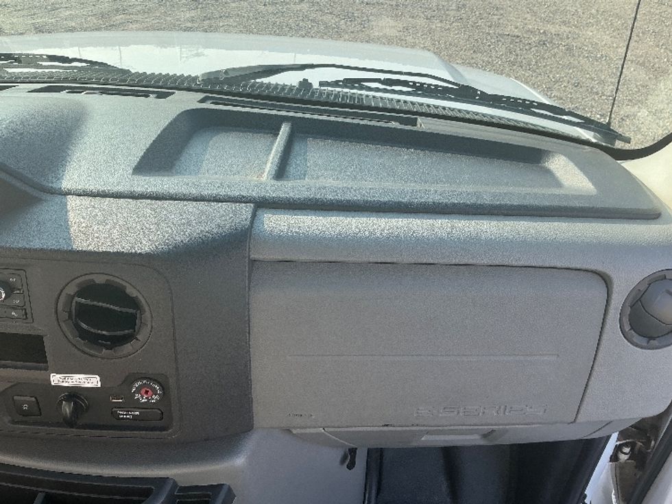 Light Duty Box Truck-Light and Medium Duty Trucks-Ford-2022-E350-Gulfport-MS-93,102\n\t\tmiles-$ 31,500 - Image 21