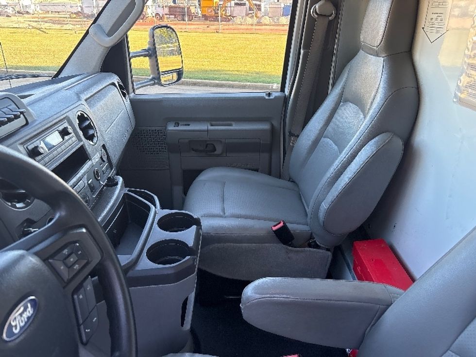Light Duty Box Truck-Light and Medium Duty Trucks-Ford-2022-E350-Hammond-LA-145,187\n\t\tmiles-$ 24,250 - Image 18