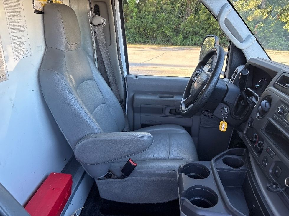 Light Duty Box Truck-Light and Medium Duty Trucks-Ford-2022-E350-Hammond-LA-145,187\n\t\tmiles-$ 24,250 - Image 21