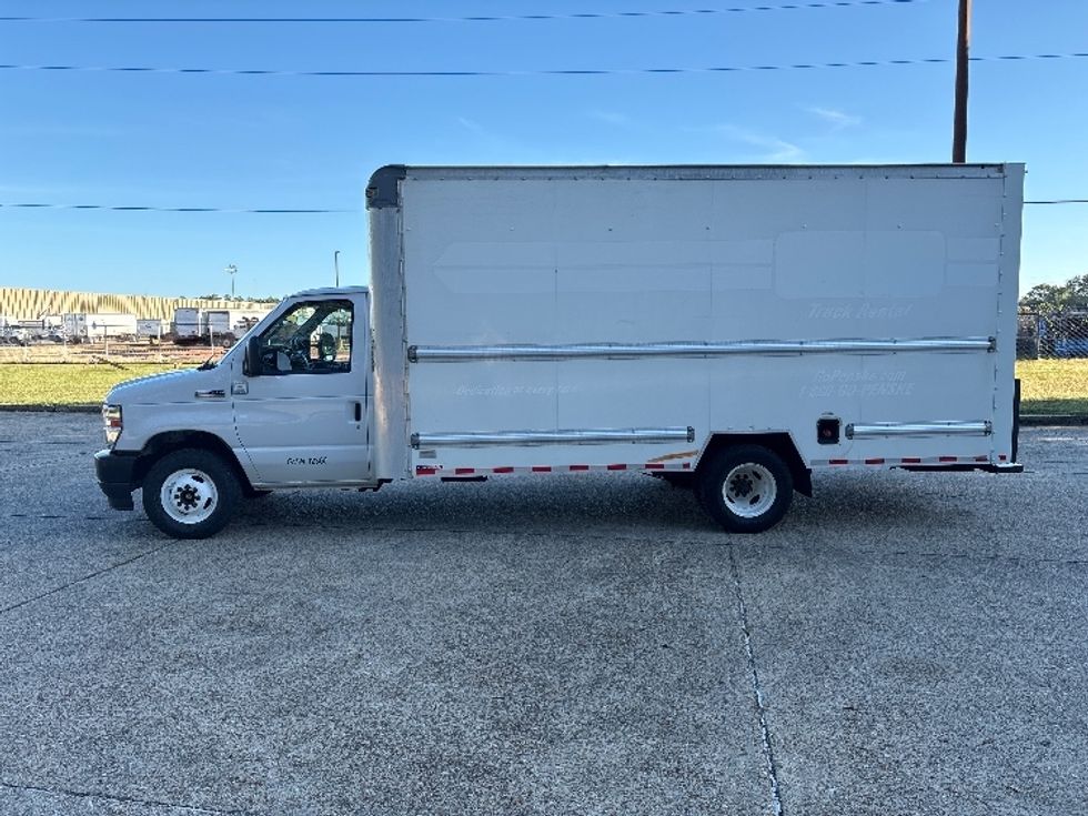 Light Duty Box Truck-Light and Medium Duty Trucks-Ford-2022-E350-Hammond-LA-145,187\n\t\tmiles-$ 24,250 - Image 4