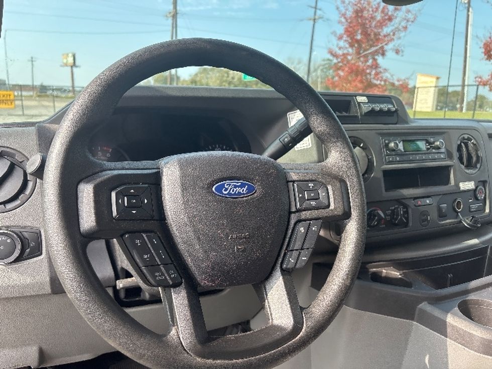 Light Duty Box Truck-Light and Medium Duty Trucks-Ford-2022-E350-Hammond-LA-79,045\n\t\tmiles-$ 34,750 - Image 17