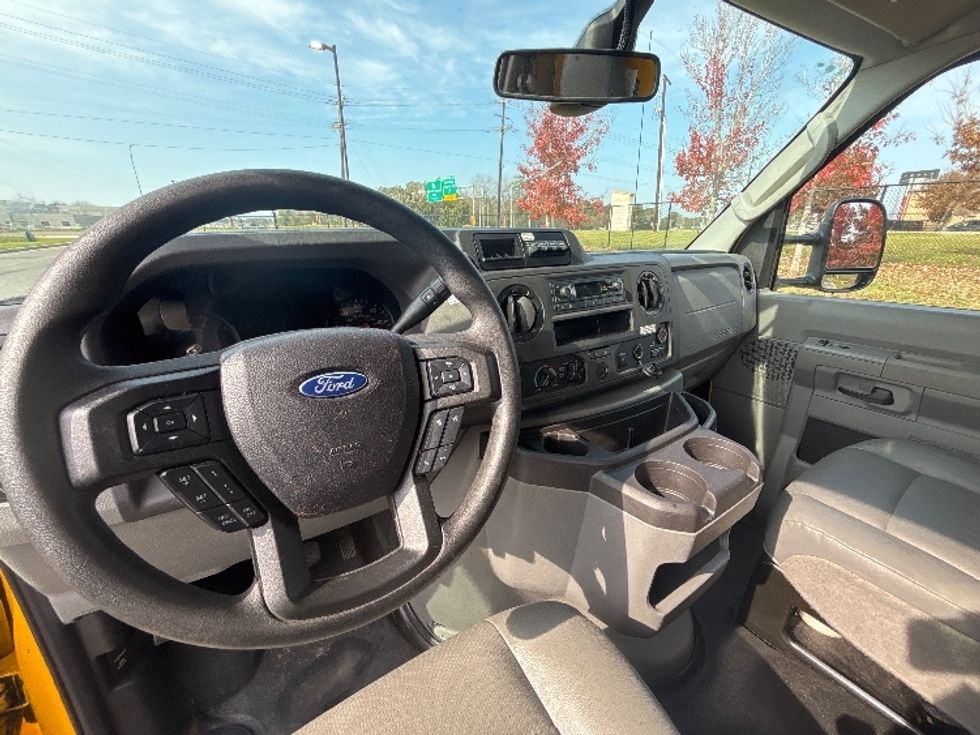 Light Duty Box Truck-Light and Medium Duty Trucks-Ford-2022-E350-Hammond-LA-79,045\n\t\tmiles-$ 34,750 - Image 18