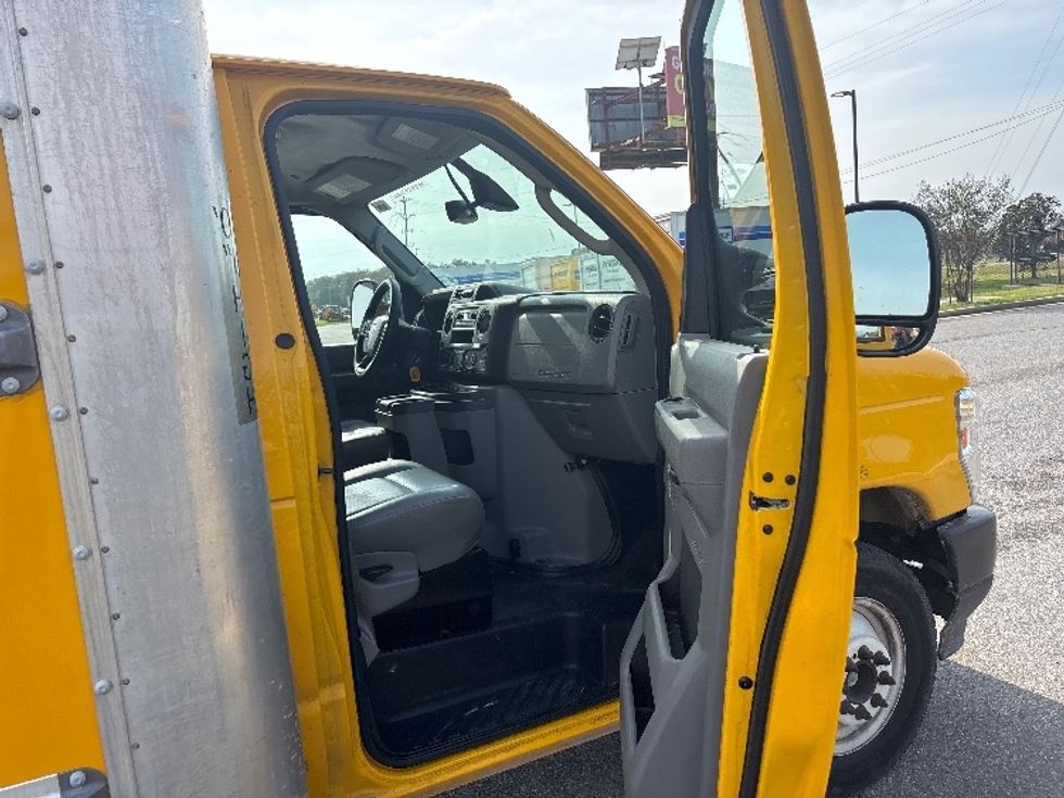 Light Duty Box Truck-Light and Medium Duty Trucks-Ford-2022-E350-Hammond-LA-79,045\n\t\tmiles-$ 34,750 - Image 20